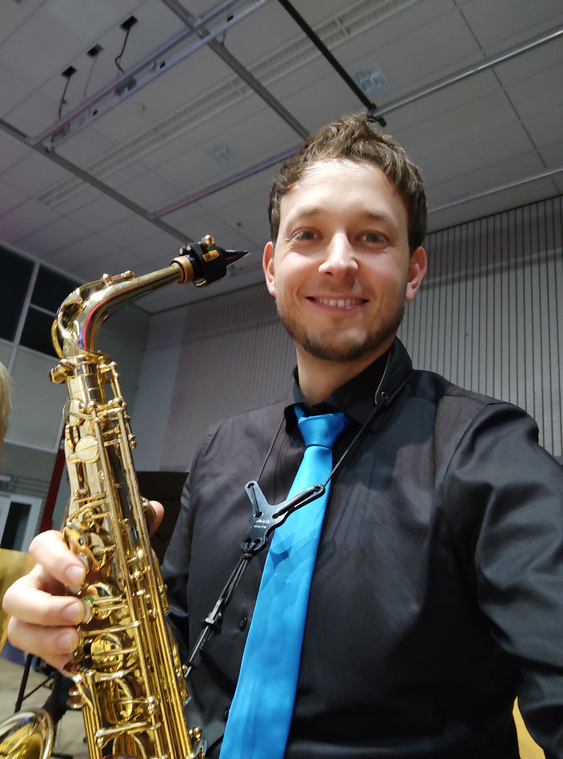 Sebastian (Alt Saxophon & Gesang)